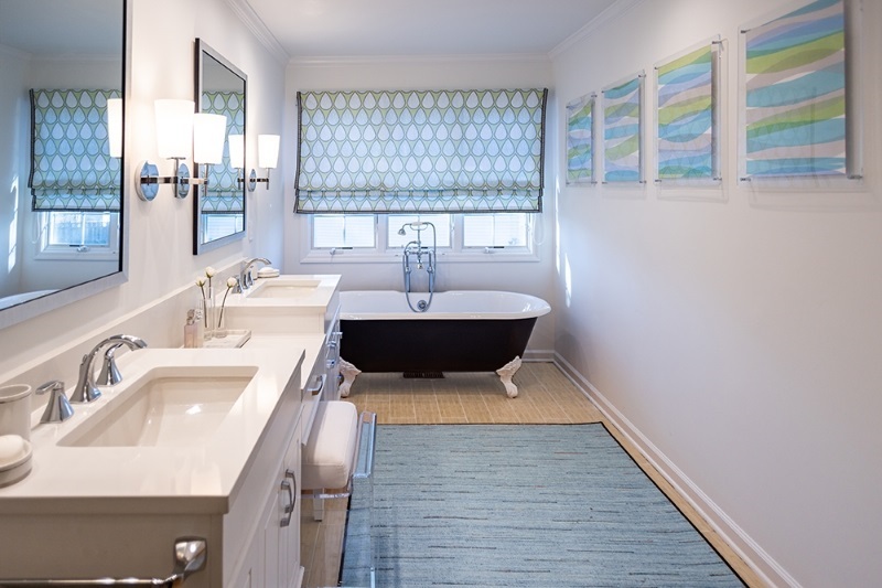Before/After Design: My clients wanted a complete transformation of the atmospere in their master bathroom. The once heavy and dark ambiance has been replaced with a bright, airy, and pristine environment that exudes a sense of freshness.
